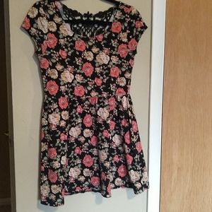 Large Forever 21 skater floral dress with lace